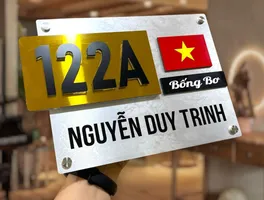 Bảng số nhà inox 3D họa tiết cờ đỏ sao vàng – Bảng Hiệu Vàng Bảng số nhà inox 3D chữ nổi nền vàng gương họa tiết cờ đỏ sao vàng cá nhân hóa